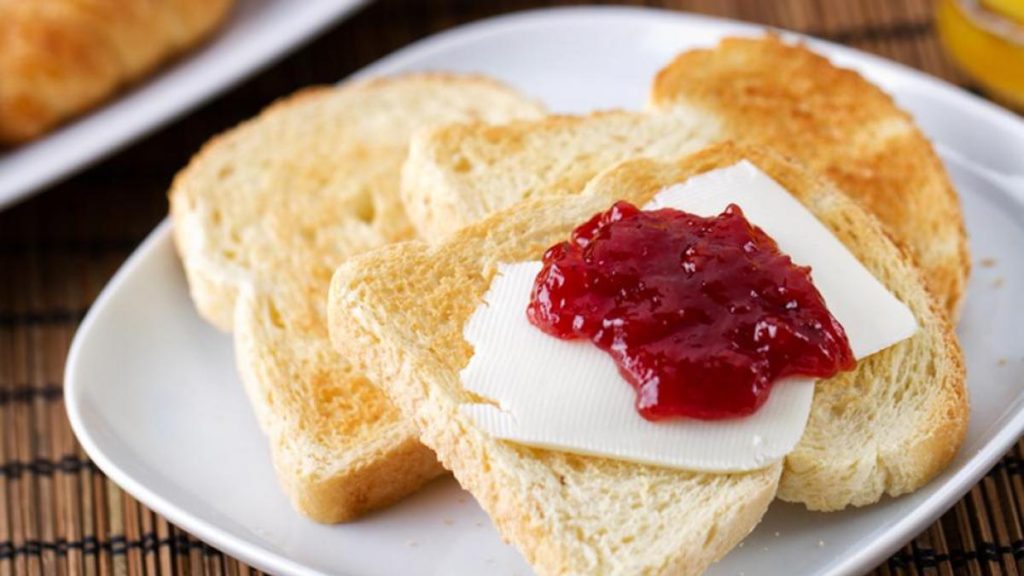 EL pan del desayuno necesita un tostado perfecto.