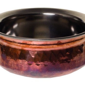 Bol martillado TableCraft de acero inoxidable con acabado cobre, 890 ml