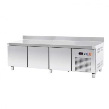 Mesa refrigerada baja de 179 cm y tres puertas
